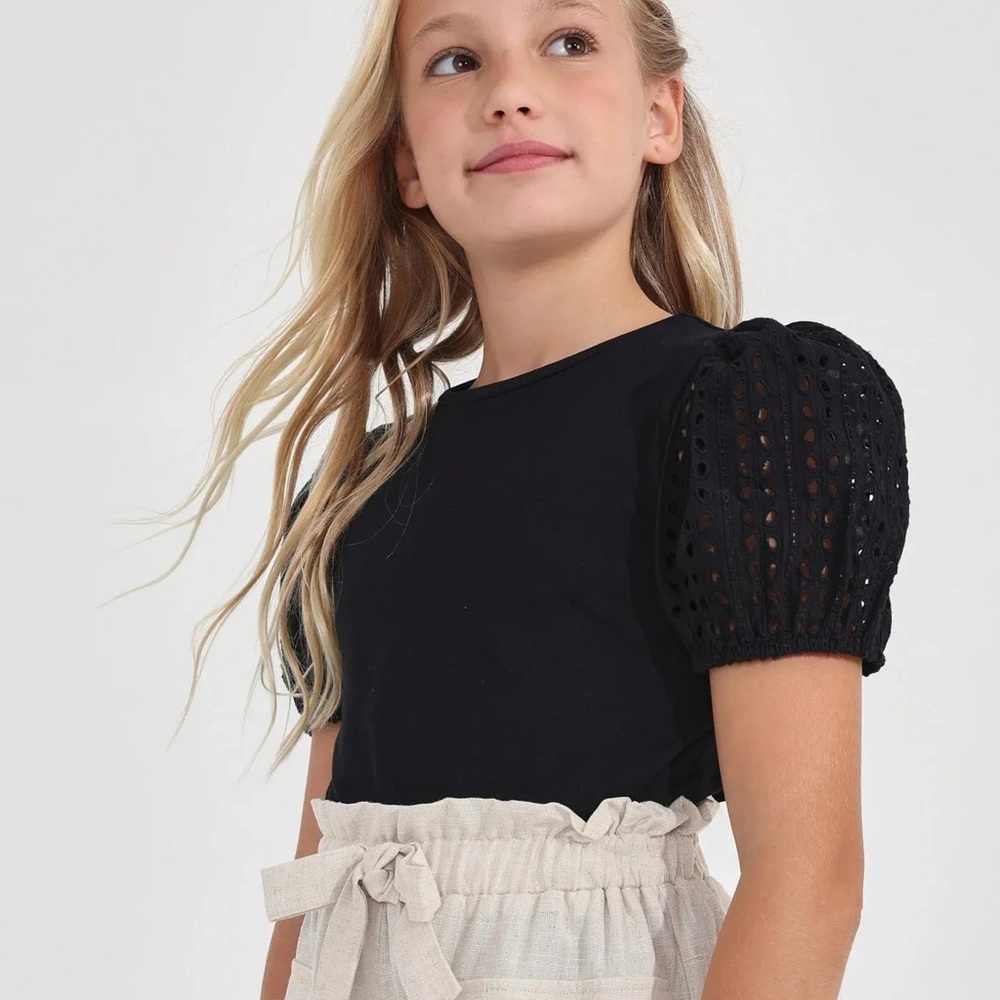 Size. 14 Girls Mayoral Black Puff Sleeve Tee